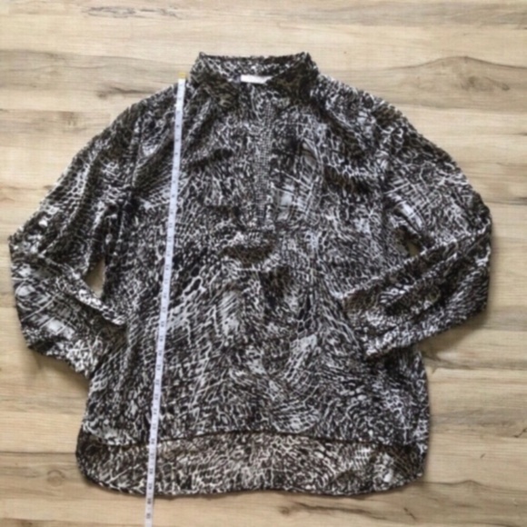 Jennifer Lopez Monochrome Animal Print Top - Picture 6 of 6